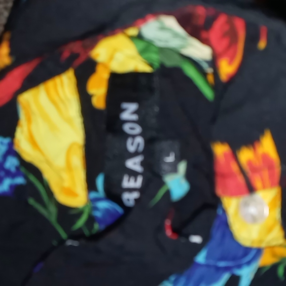 Shirt - Picture 3 of 3